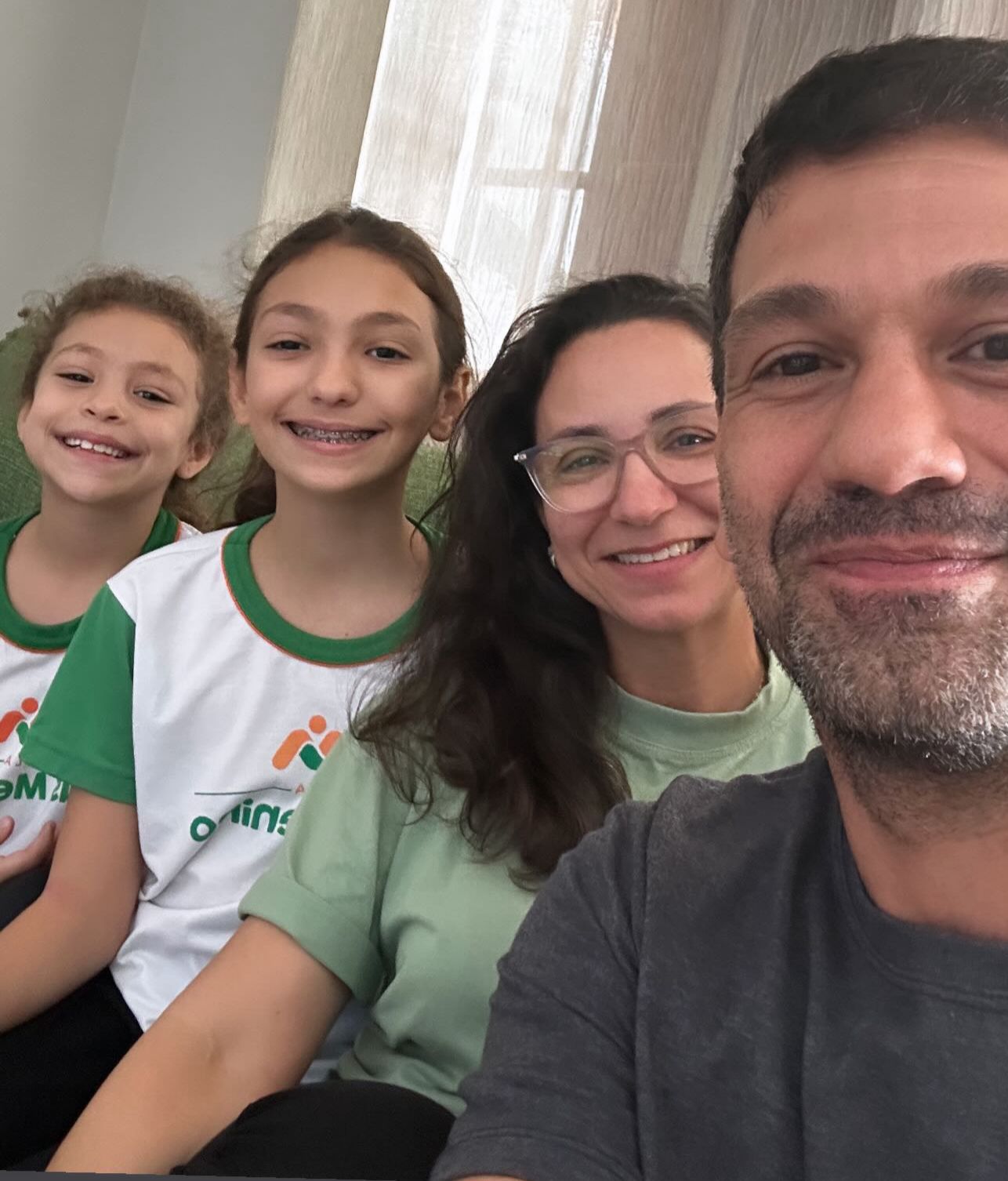 Família de alunas da escola
