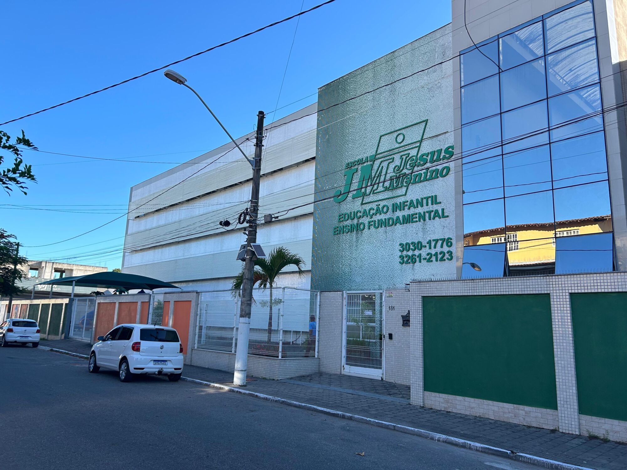 Fachada da Escola Jesus Menino unidade Itapebussu